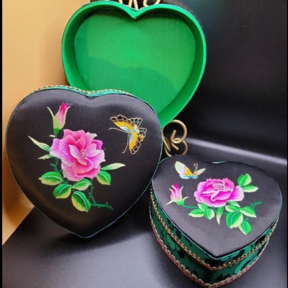 Vintage Set of 5 Nesting Baskets - Picture 7 of 7